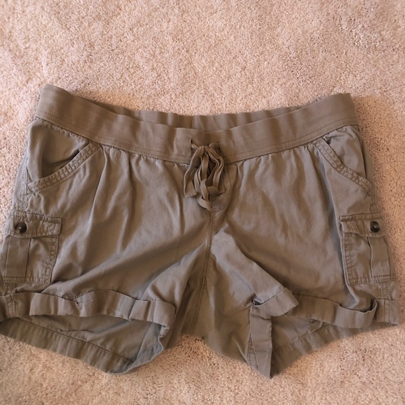Old Navy Maternity Shorts - Picture 1 of 1